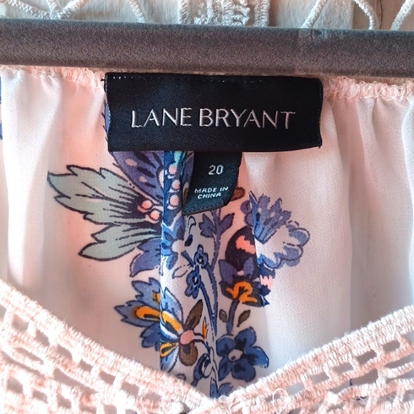 Lane Bryant White Sheer Embroidered Blue Floral 💙 size 20 Short Sleeve Blouse - Picture 3 of 9